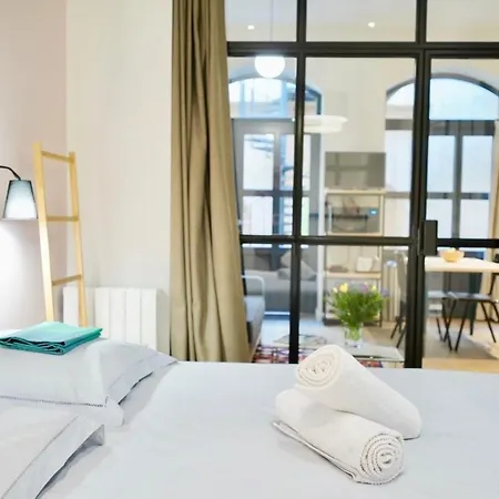 Le Chana - Unique For 3 Guests - Terrace - St Paul Apartment